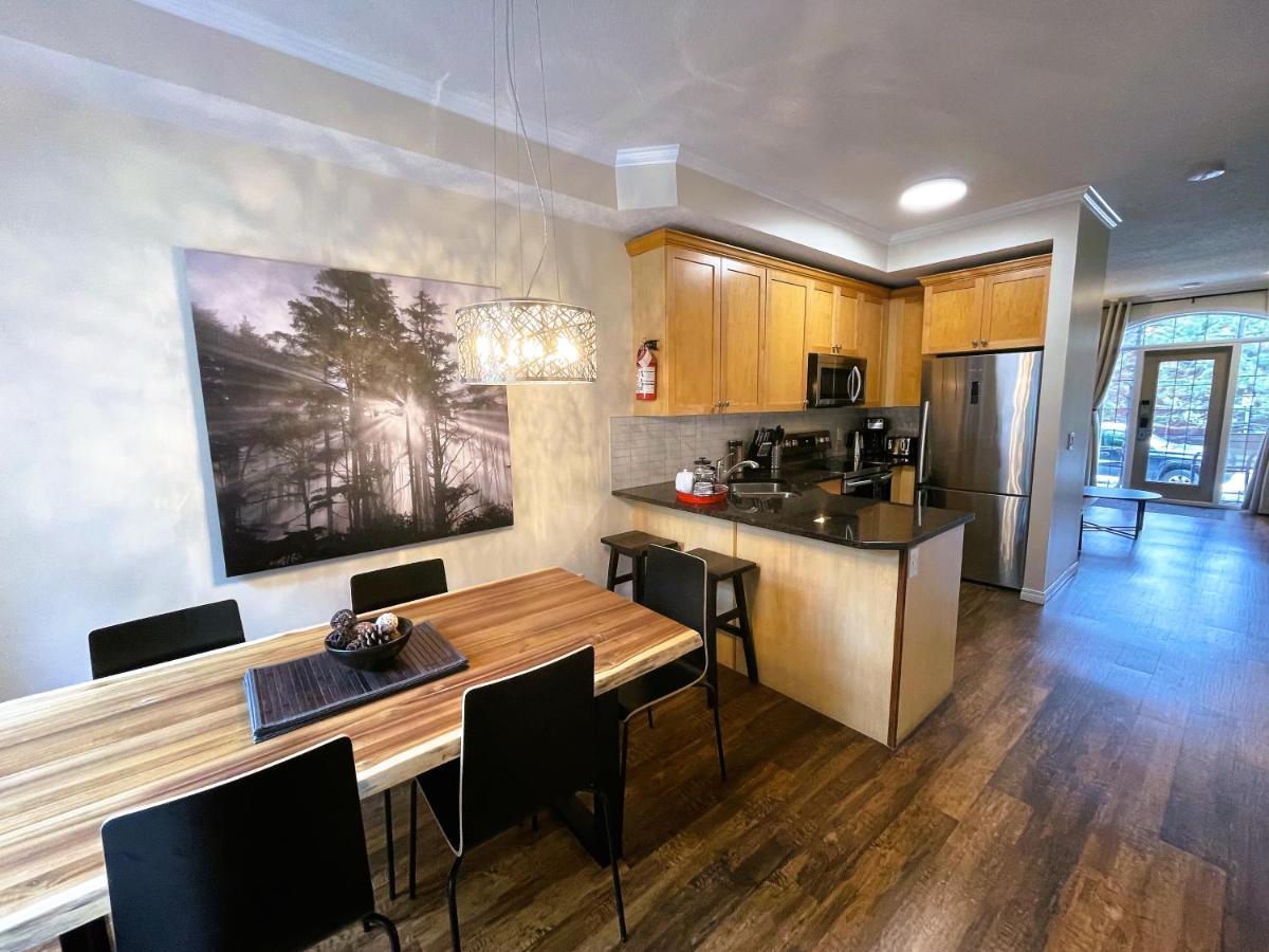 Renovated Chalet At Mystic Springs, Mountain Views, Pets Welcome! Canmore Bagian luar foto