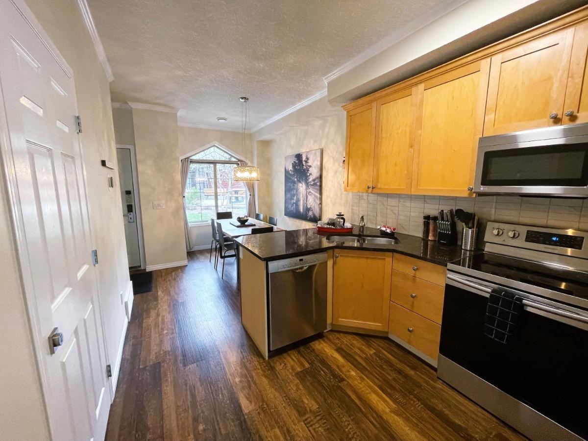 Renovated Chalet At Mystic Springs, Mountain Views, Pets Welcome! Canmore Bagian luar foto