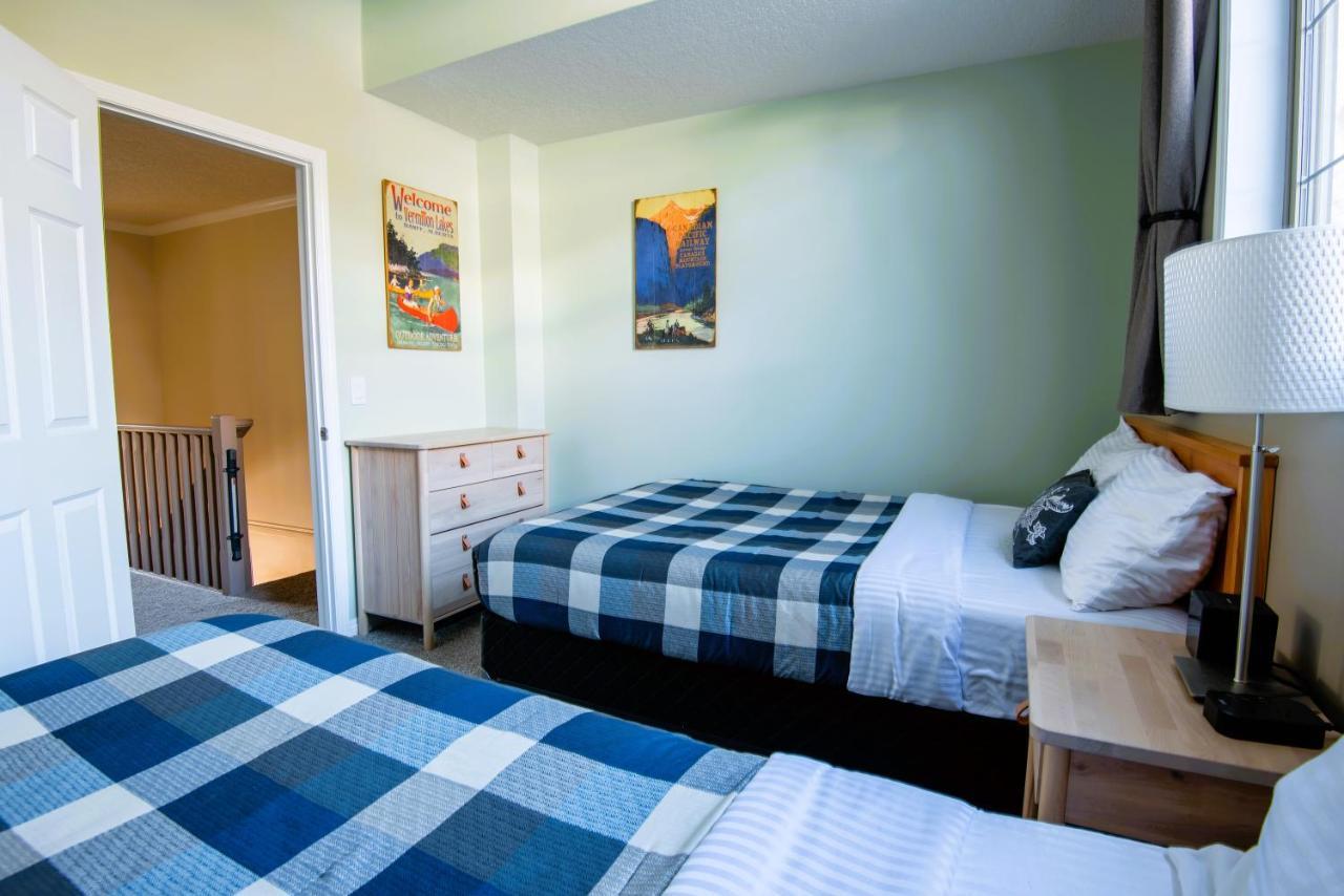 Renovated Chalet At Mystic Springs, Mountain Views, Pets Welcome! Canmore Bagian luar foto
